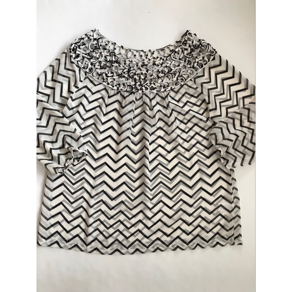 Umgee Women’s Black and White Chevron Print Top  Medium - Picture 3 of 6